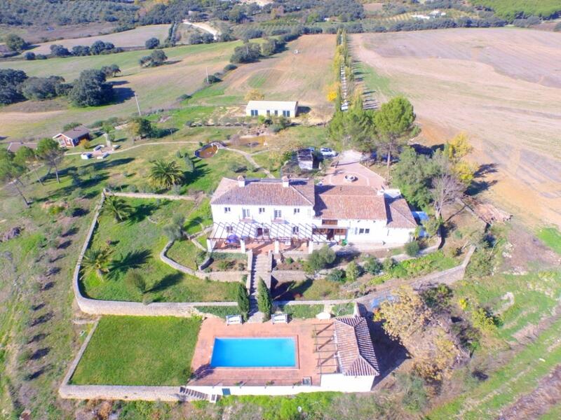 10 Cuarto Casa de Campo en venta