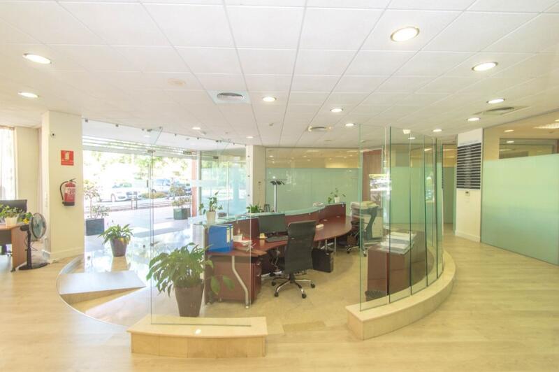 9 Cuarto Local Comercial en venta