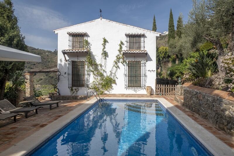 Country House for sale in Sayalonga, Málaga
