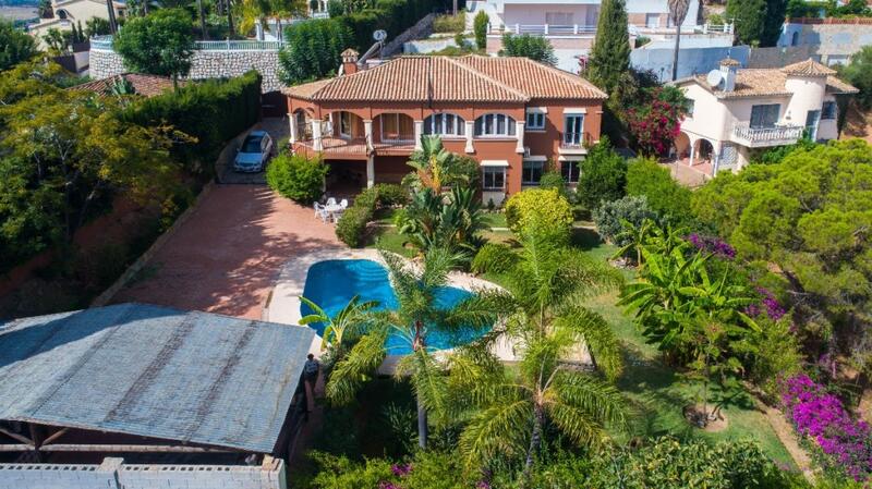 Villa for sale in Mijas, Málaga