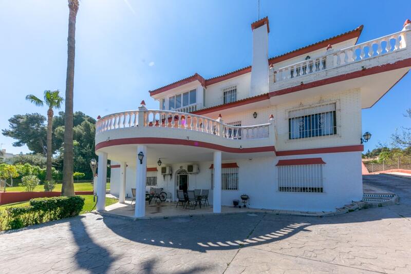 10 Cuarto Villa en venta