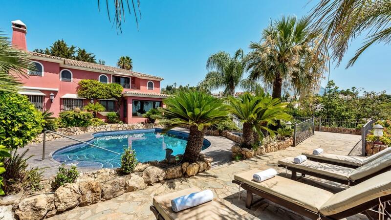 Villa til salg i Nueva Andalucia, Málaga