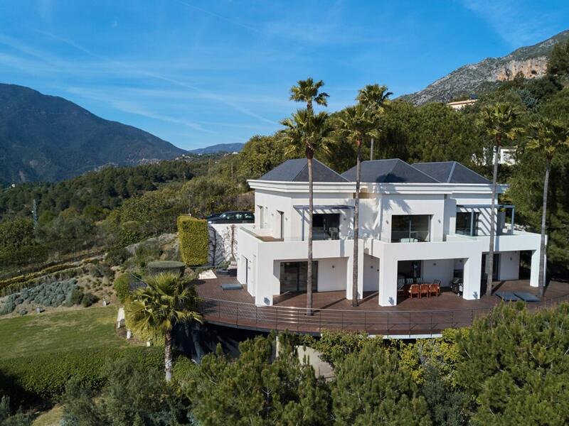 Villa for sale in Istan, Málaga