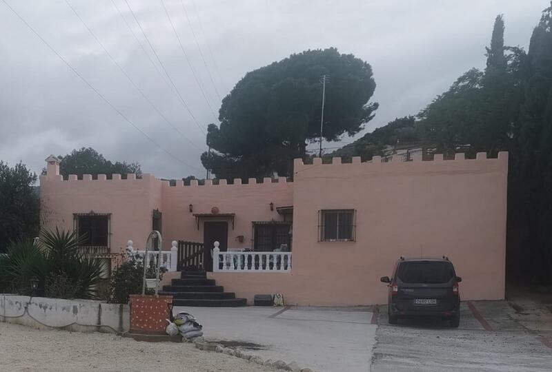 Villa en venta en Alhaurin de la Torre, Málaga