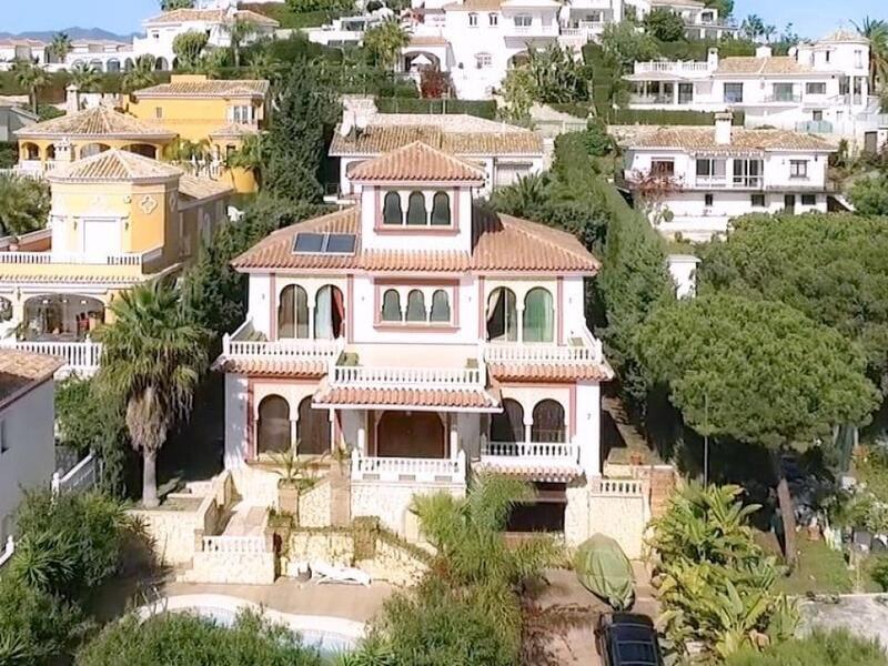 Villa til salg i Torrenueva, Málaga