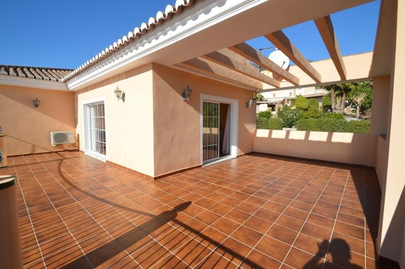 6 Cuarto Villa en venta