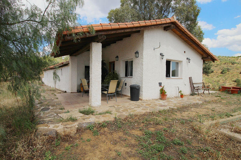 Villa en venta en Casarabonela, Málaga