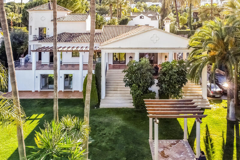 Villa zu verkaufen in Nueva Andalucia, Málaga