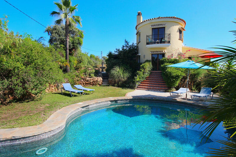 Villa for sale in Alhaurin el Grande, Málaga