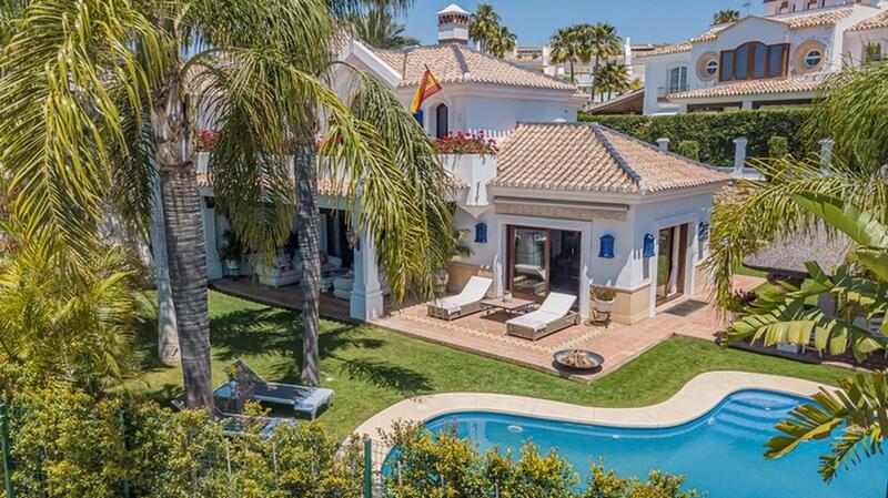 Villa till salu i Los Monteros, Málaga