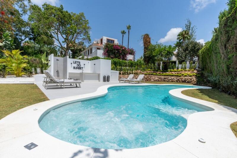 Villa til salg i Nueva Andalucia, Málaga