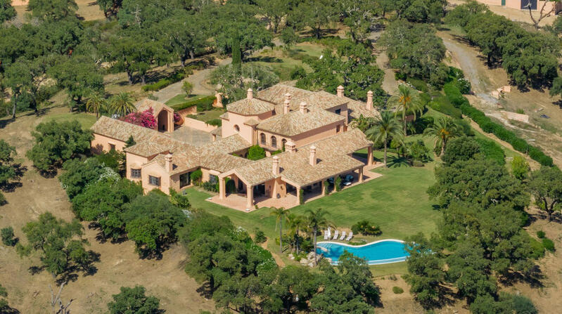 Villa for sale in Elviria, Málaga