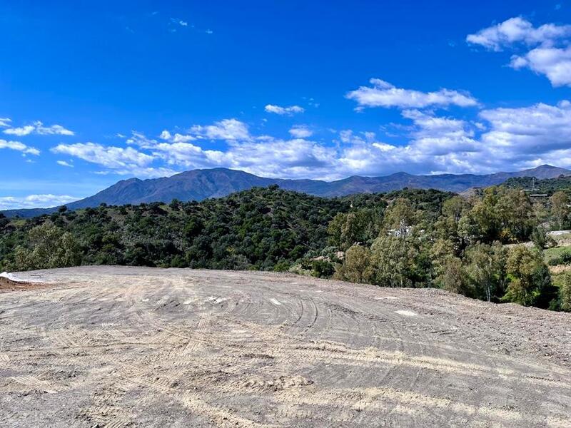 Terrain à vendre dans Estepona, Málaga