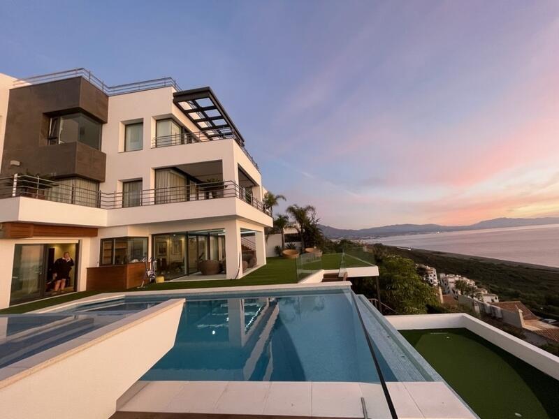 Villa til salg i Manilva, Málaga