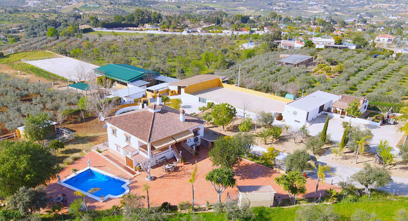 Villa à vendre dans Alhaurin de la Torre, Málaga