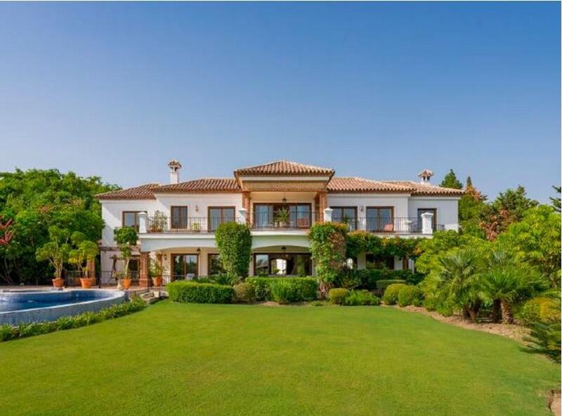 Villa til salgs i El Paraiso, Málaga