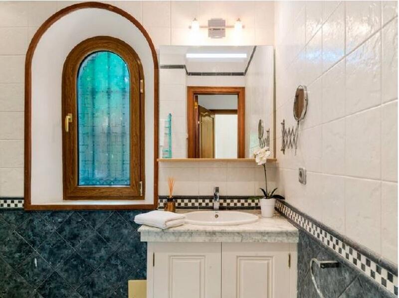 6 Cuarto Villa en venta