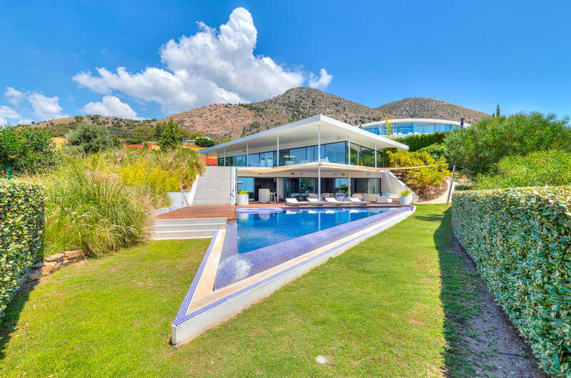 Villa for sale in Fuengirola, Málaga