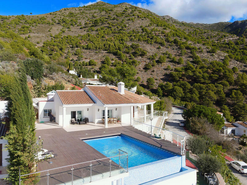 Villa en venta en Valtocado, Málaga