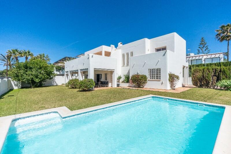 6 bedroom Villa for sale