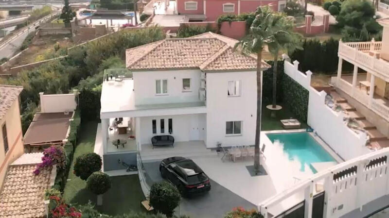 Villa en venta en El Faro, Málaga
