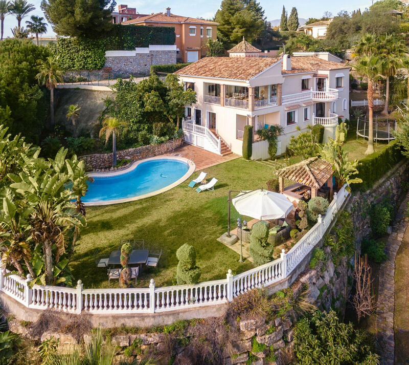 Villa till salu i El Paraiso, Málaga