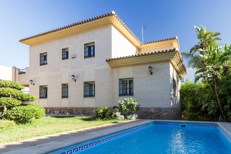 Villa til salgs i Torremolinos, Málaga