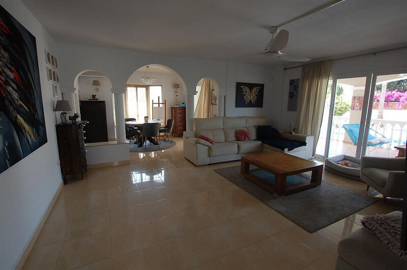 4 bedroom Villa for sale
