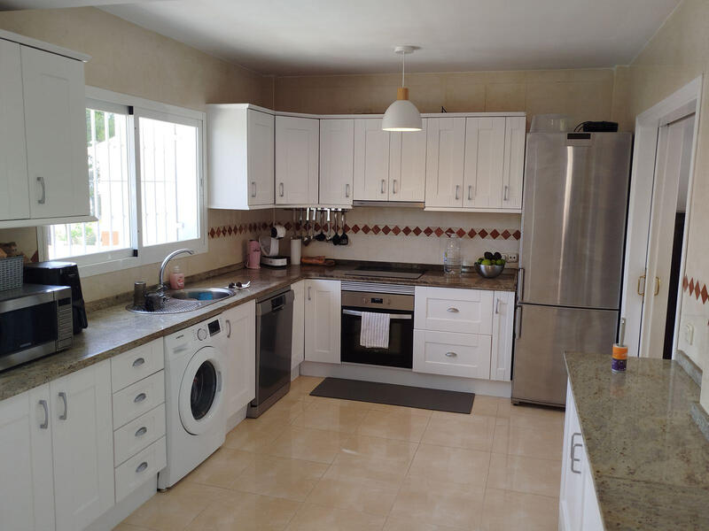 4 bedroom Villa for sale