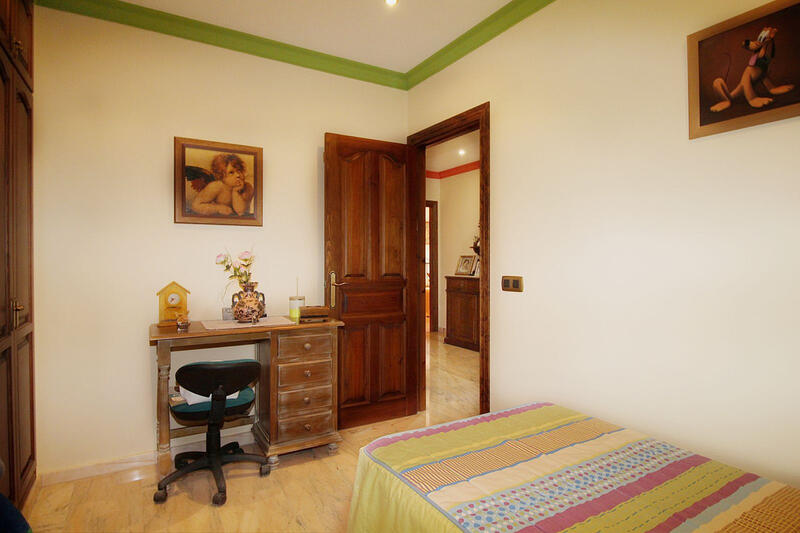 6 Cuarto Villa en venta