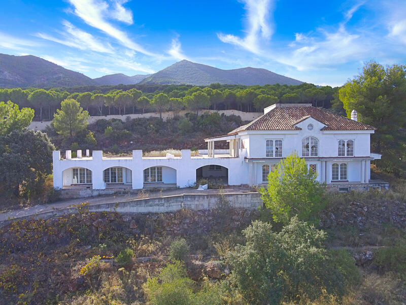 Villa zu verkaufen in Alhaurin el Grande, Málaga