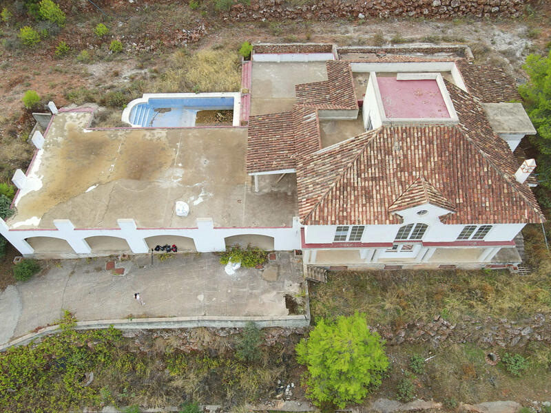 9 Cuarto Villa en venta