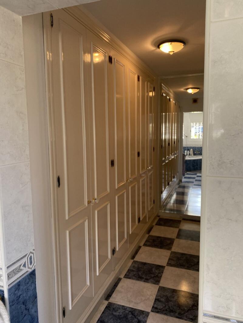 4 slaapkamer Villa Te koop