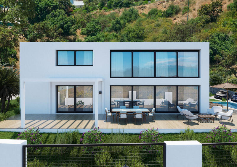 Villa for sale in Elviria, Málaga