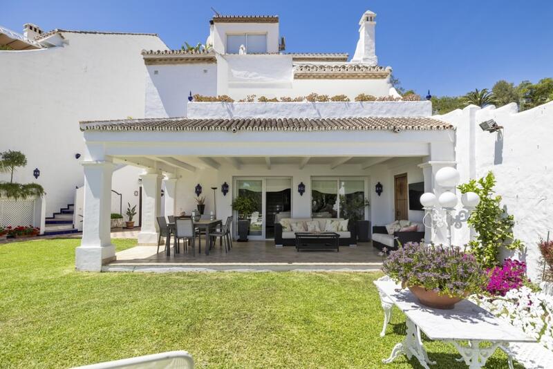 Adosado en venta en Nueva Andalucia, Málaga