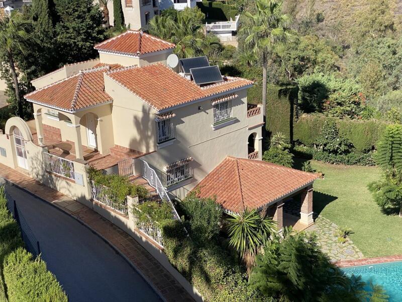 Villa til salgs i Mijas, Málaga