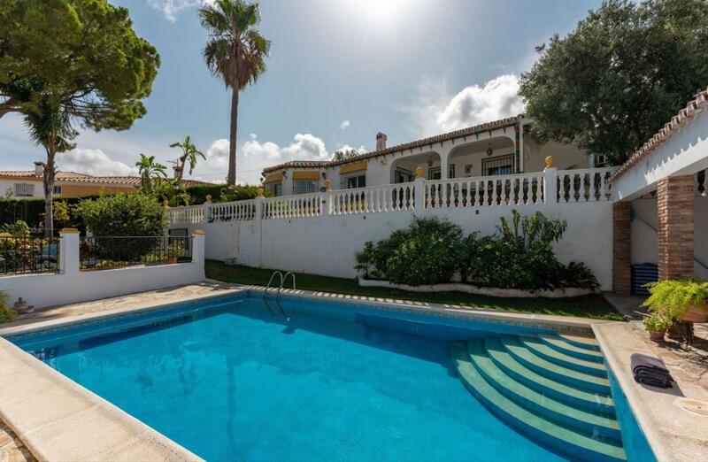 Villa for sale in Alhaurin el Grande, Málaga