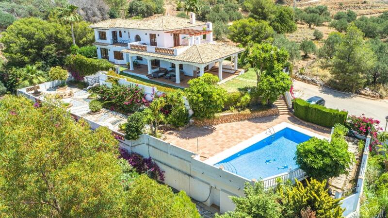 4 Cuarto Villa en venta