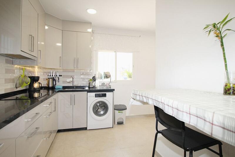 2 bedroom Townhouse for sale