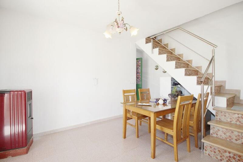 2 bedroom Townhouse for sale