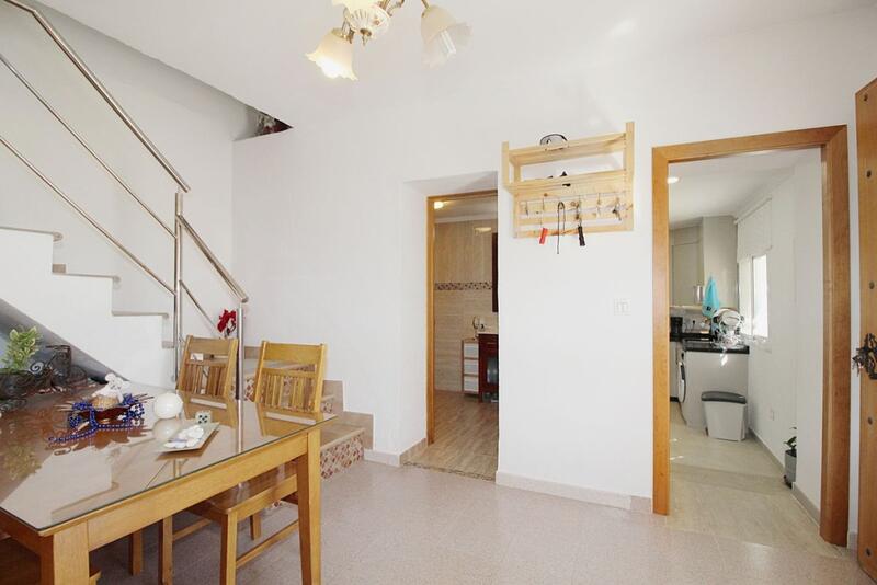 2 bedroom Townhouse for sale