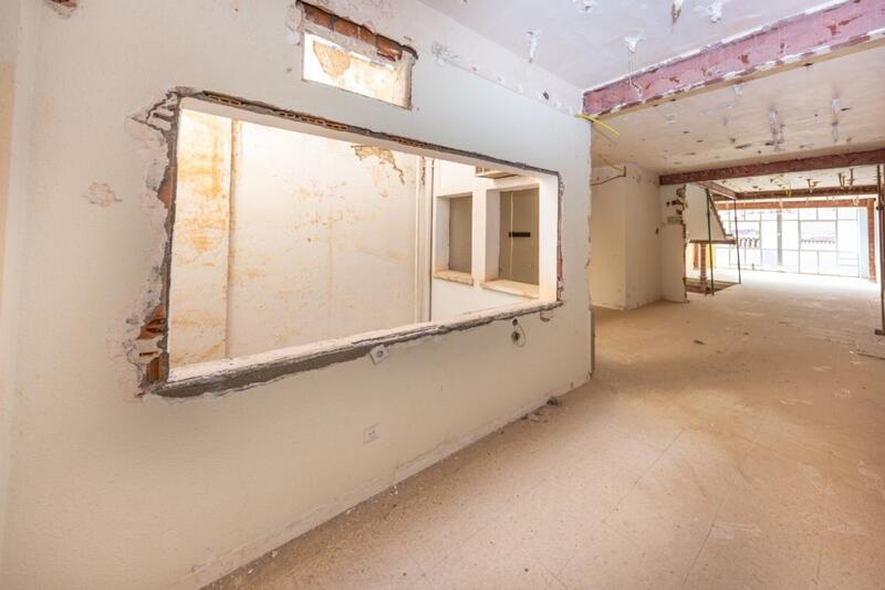 14 chambre Local Commercial à vendre