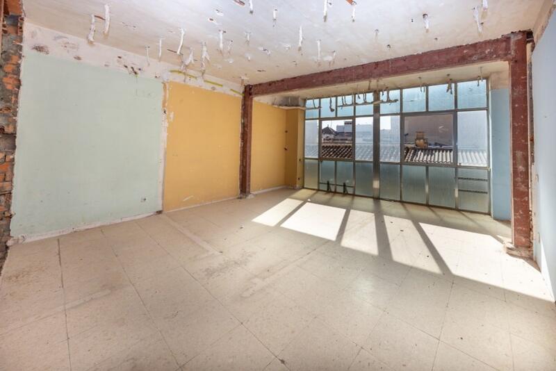 14 chambre Local Commercial à vendre