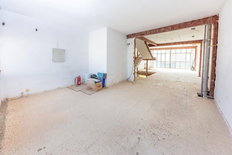14 chambre Local Commercial à vendre