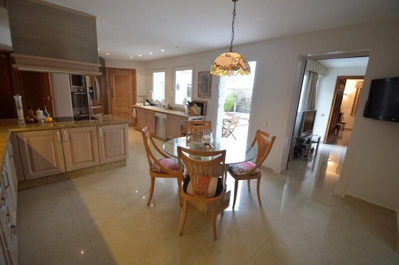 4 bedroom Villa for sale