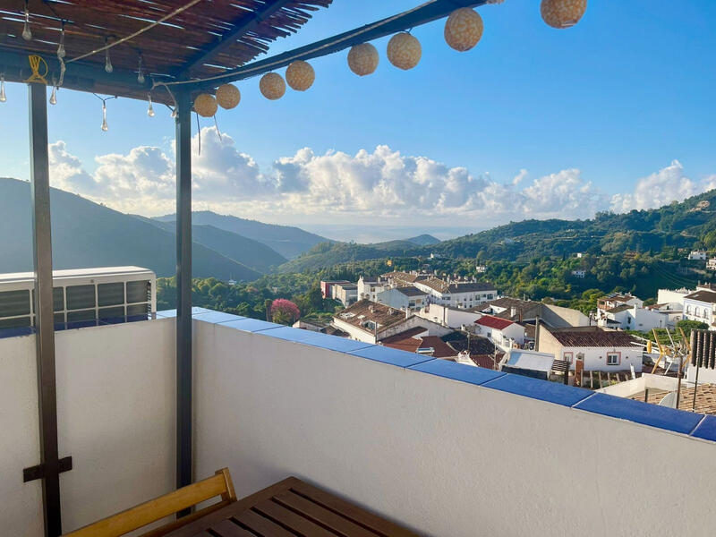 3 bedroom Townhouse for sale