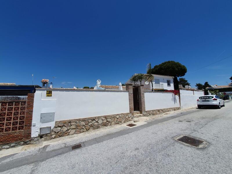 4 bedroom Townhouse for sale