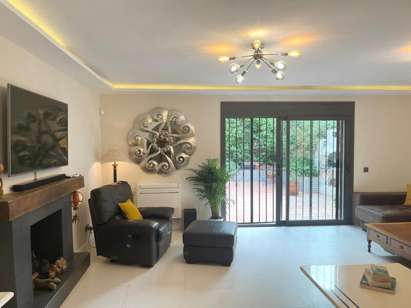 Villa Te koop in La Sierrezuela, Málaga