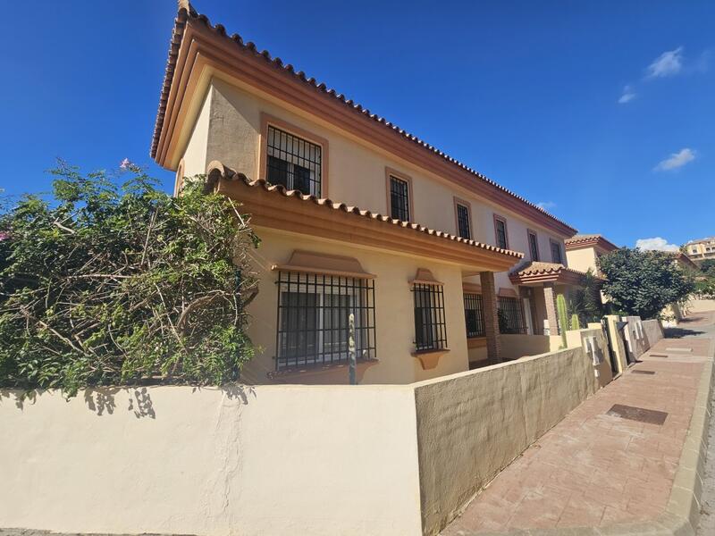 Townhouse for sale in Riviera del Sol, Málaga