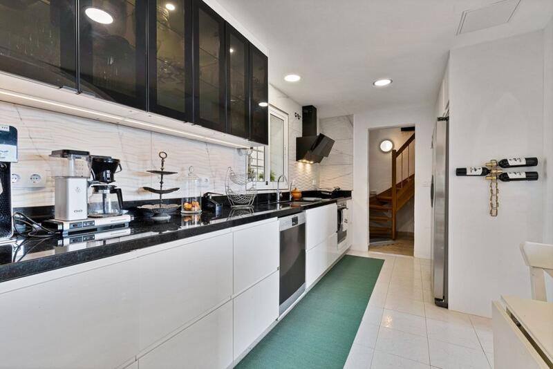 4 bedroom Apartment for sale